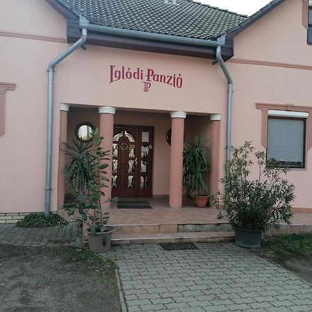Hotel Iglodi Panzio Kunszentmárton Exterior foto