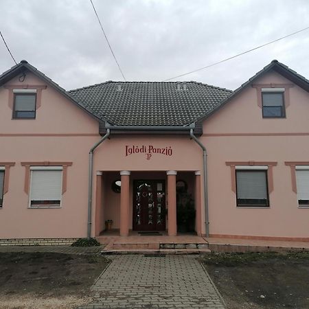 Hotel Iglodi Panzio Kunszentmárton Exterior foto
