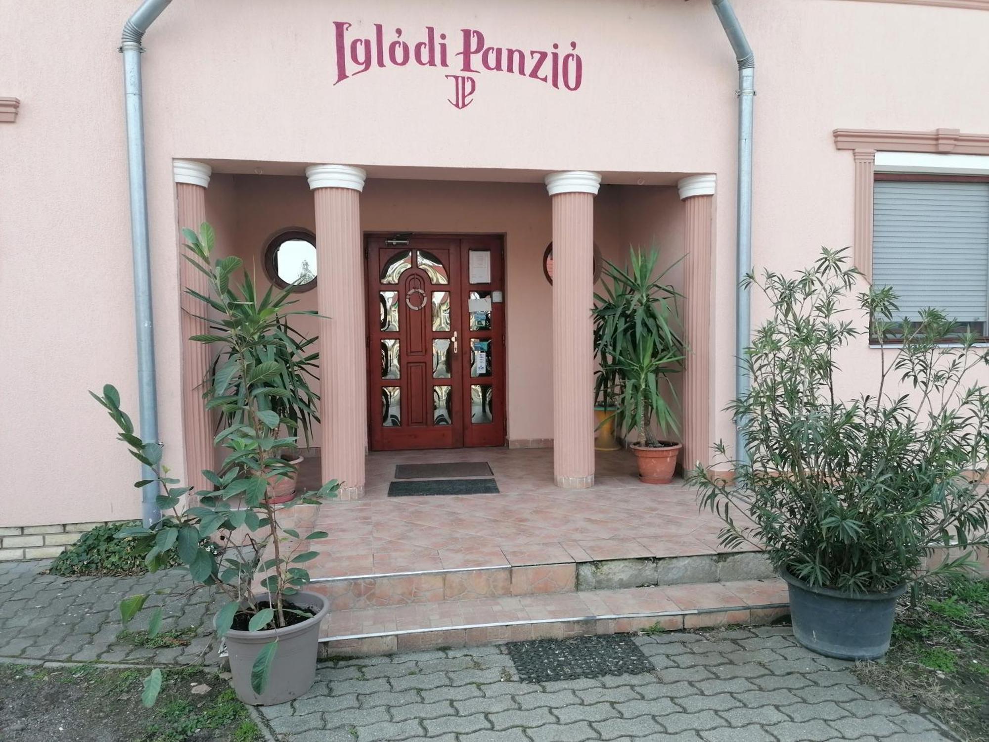 Hotel Iglodi Panzio Kunszentmárton Exterior foto