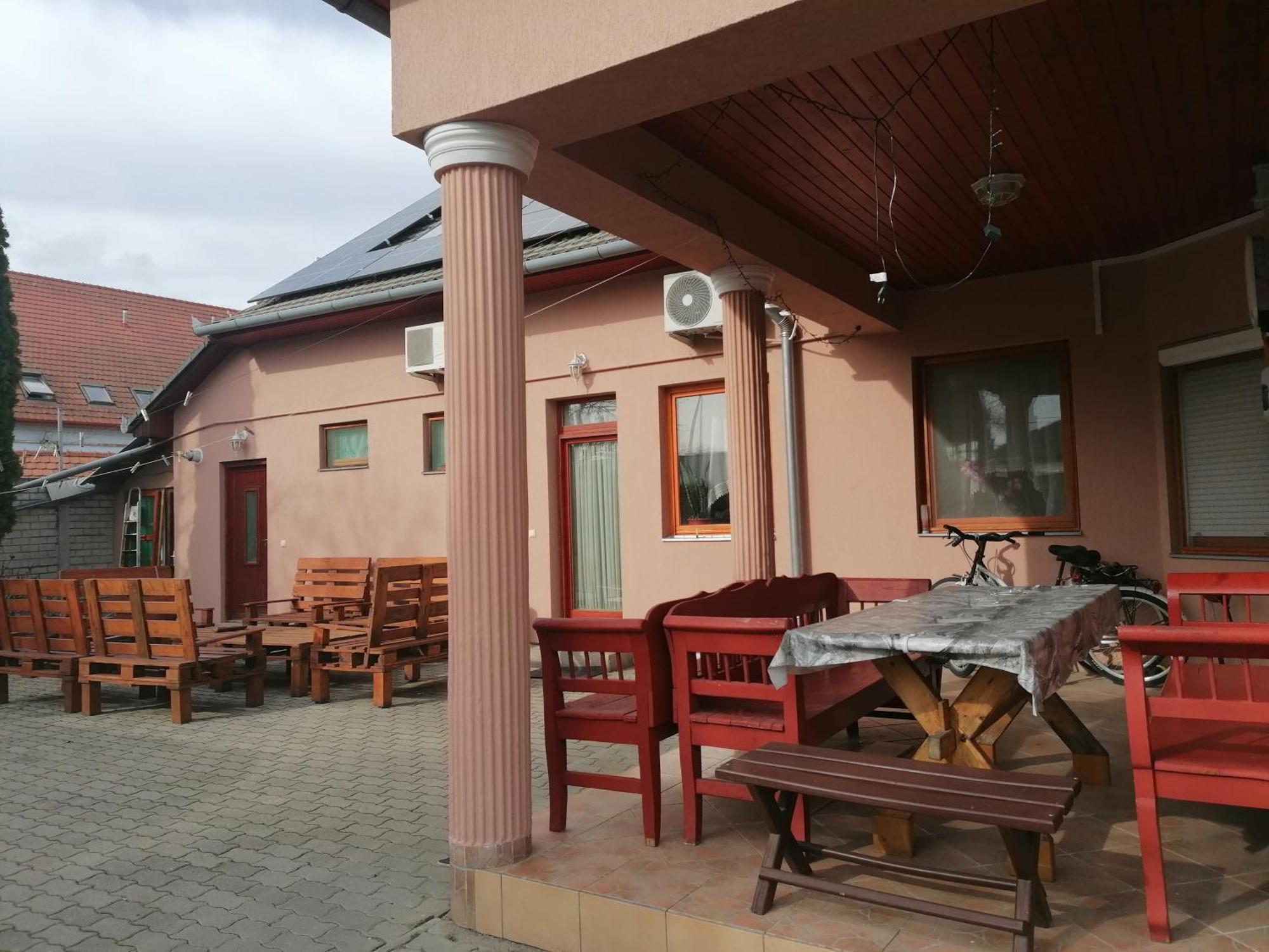Hotel Iglodi Panzio Kunszentmárton Exterior foto