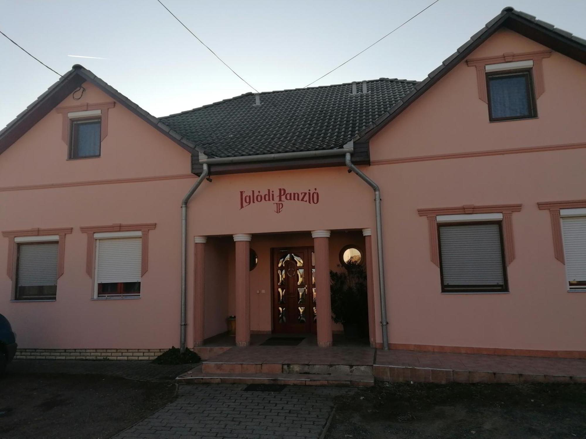 Hotel Iglodi Panzio Kunszentmárton Exterior foto